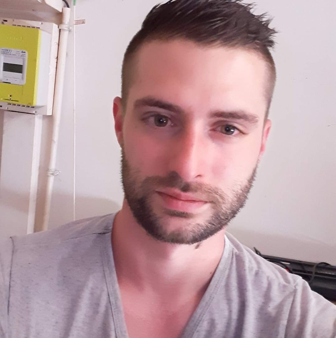 Perfil de Adhémar, 32 años, trans escort en Huérmeces