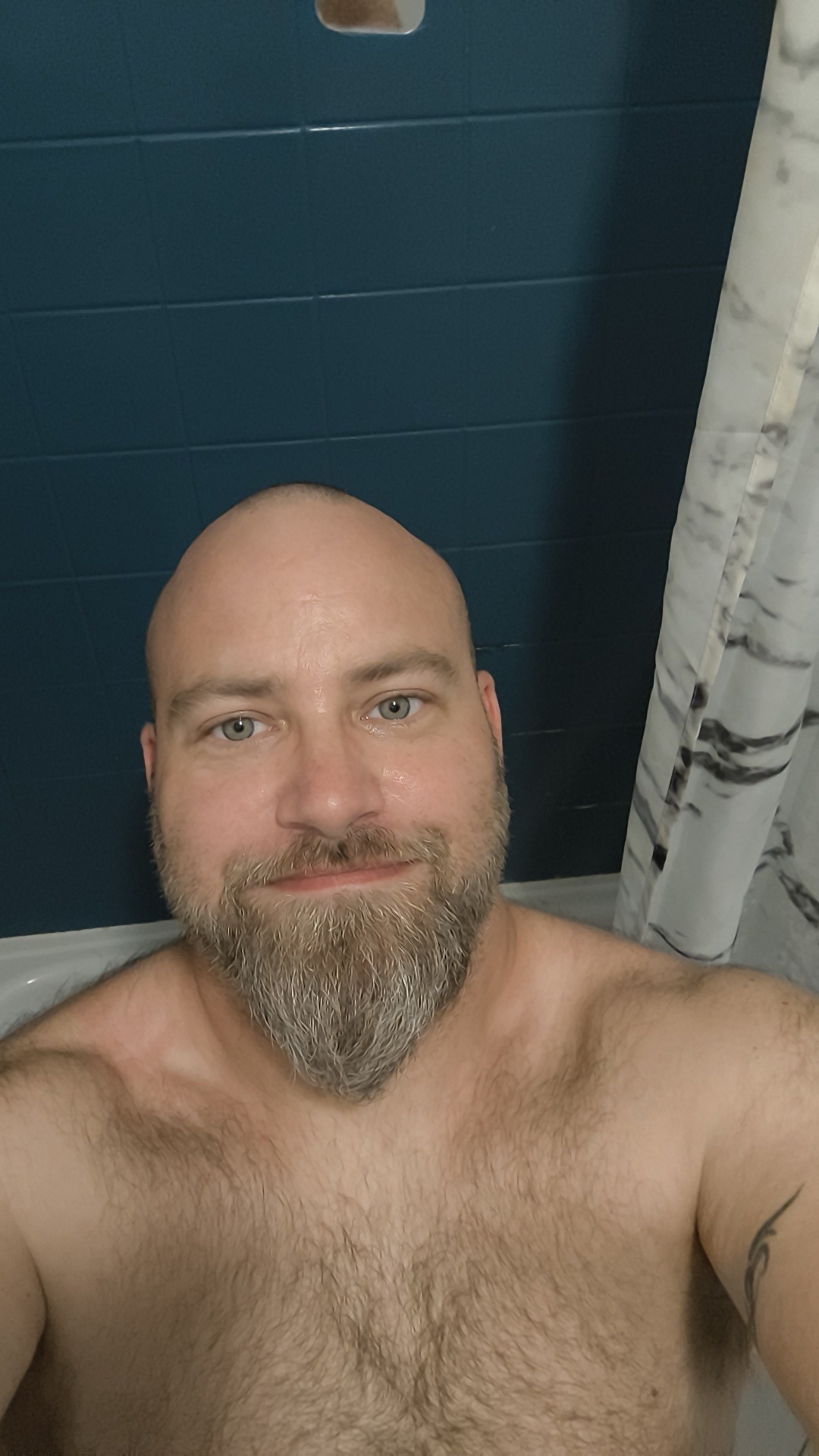 Perfil de Moadh, 42 años, trans escort en Canencia