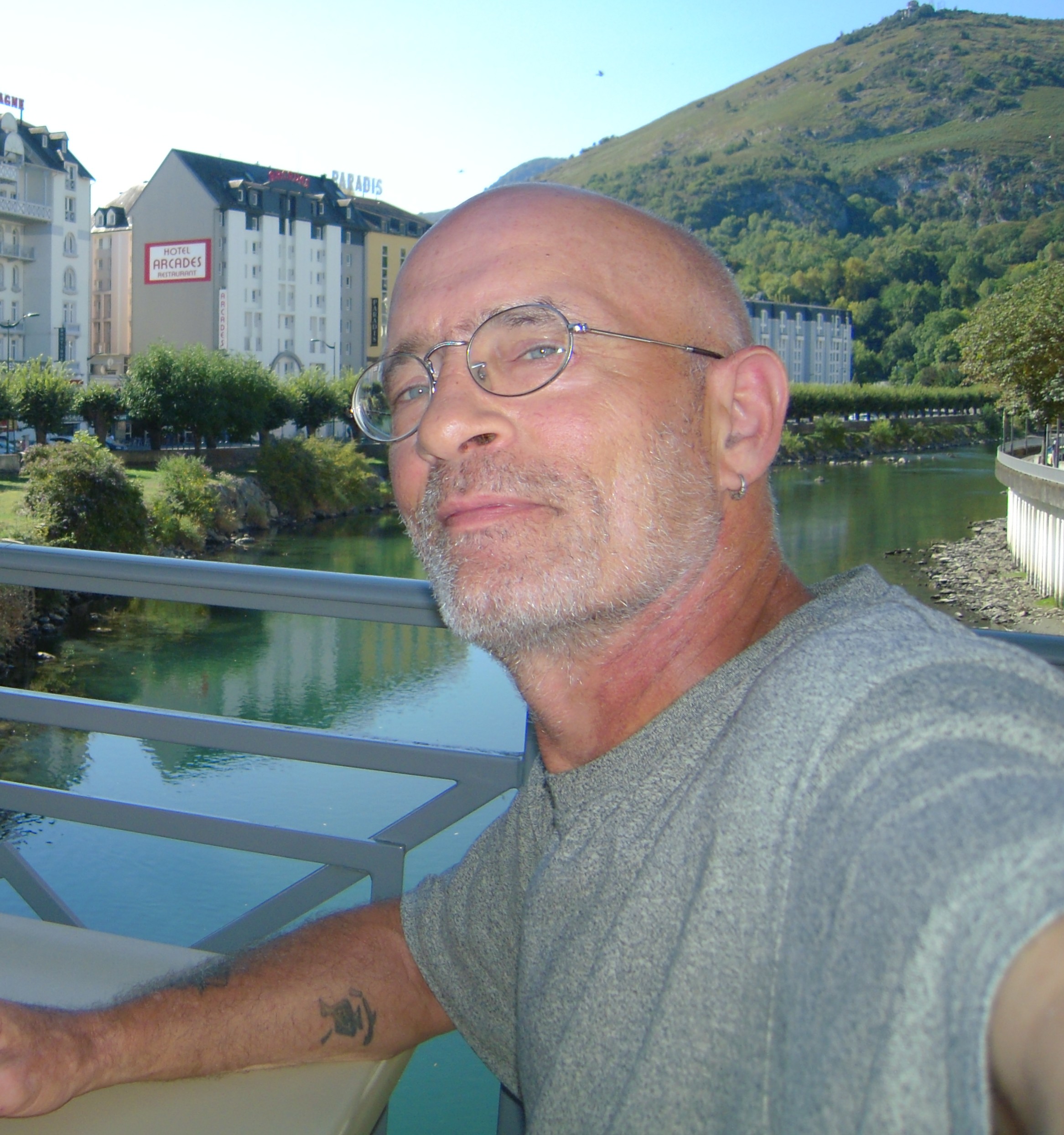 Perfil de Mohand, 55 años, trans escort en Tolbaños
