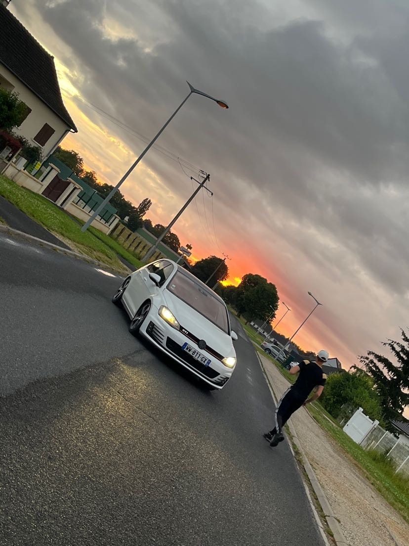 Perfil de Hosni, 23 años, trans escort en Villores