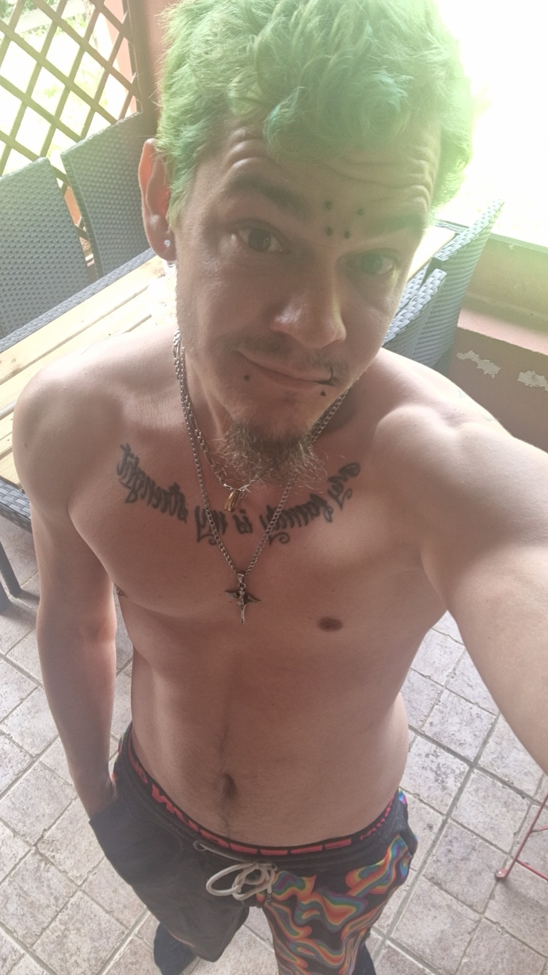 Perfil de Valentin, 28 años, trans escort en Canencia