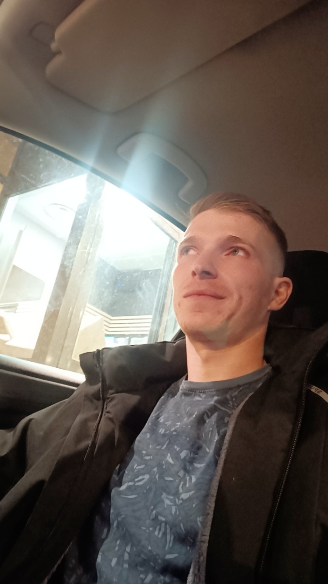 Perfil de Mirko, 30 años, trans escort en Tolbaños