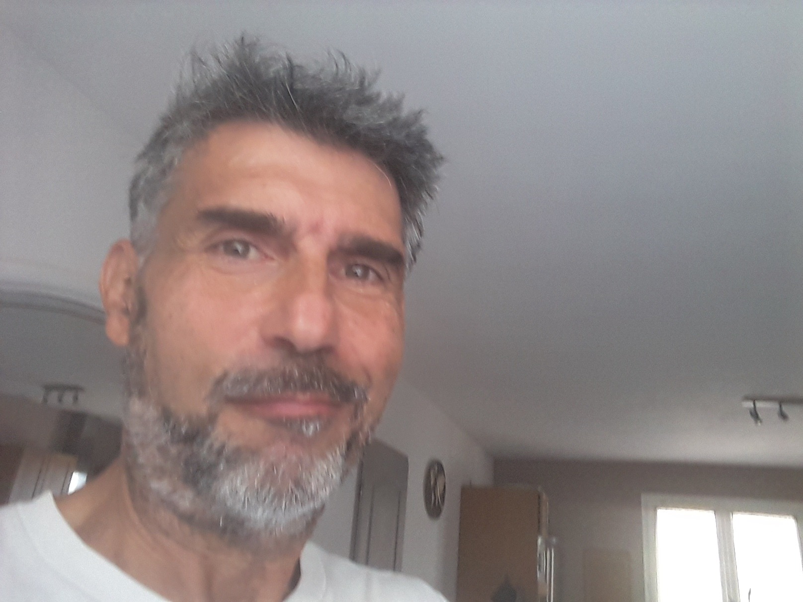 Perfil de Djemil, 55 años, trans escort en Mahora